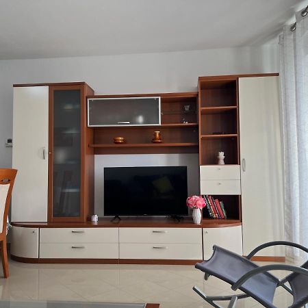 Apartman Ruza Lägenhet Pula Exteriör bild